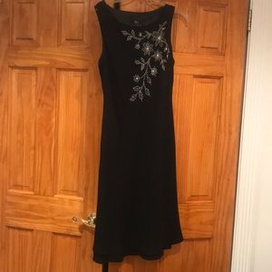 Black sleeveless casual dress